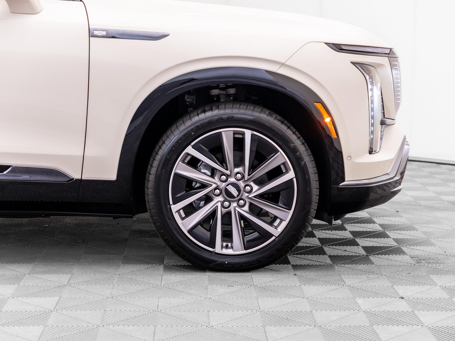 New 2027 Cadillac Vistiq Sport w/ LPO, Floor Liner Package AWD/4WD image 36