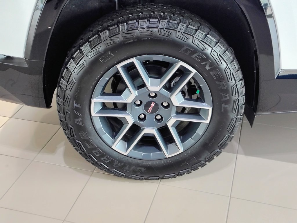 New 2026 GMC Terrain AT4 w/ Technology Package II AWD/4WD image 10