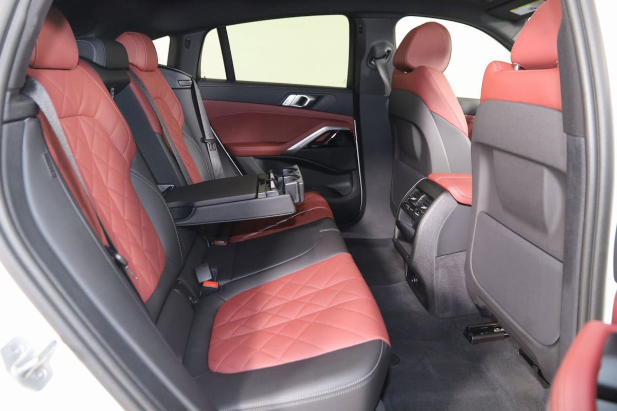 Used 2024 BMW X6 xDrive40i image 14