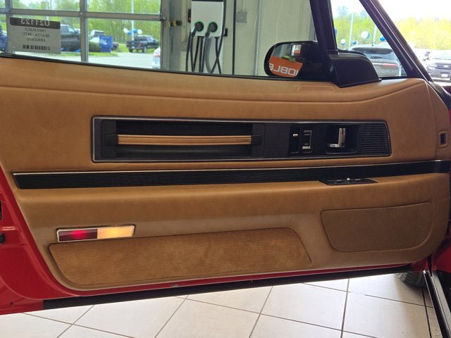 Used 1989 Buick Reatta Coupe FWD image 12