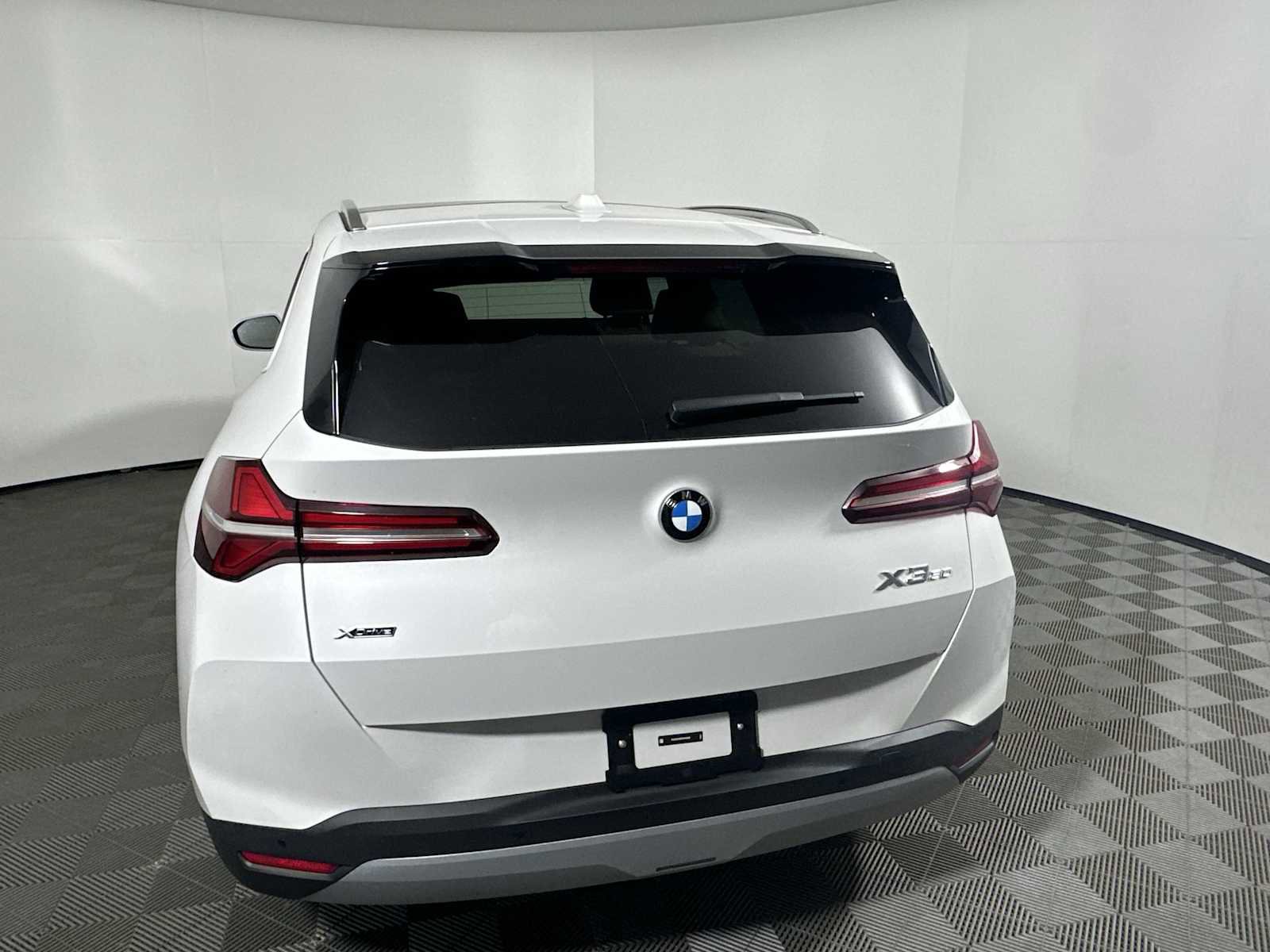 New 2026 BMW X3 xDrive30 w/ Premium Package image 3