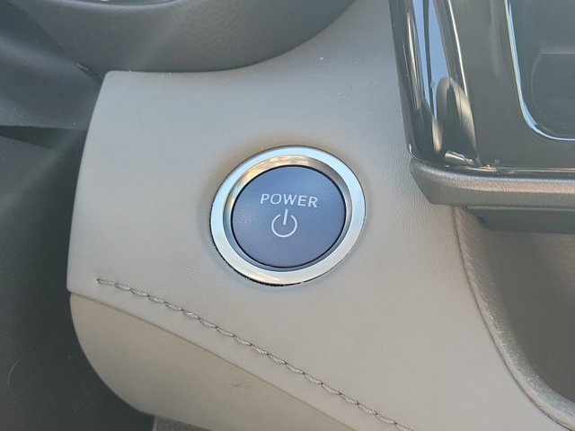 Used 2020 Toyota Highlander XLE image 28