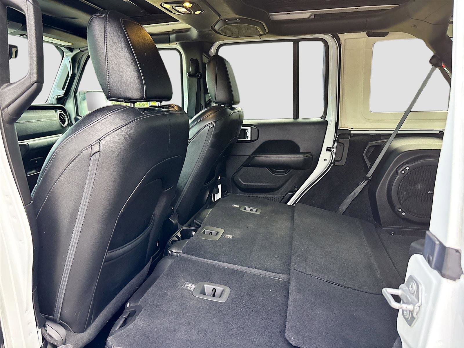 Used 2019 Jeep Wrangler Unlimited Sahara image 26