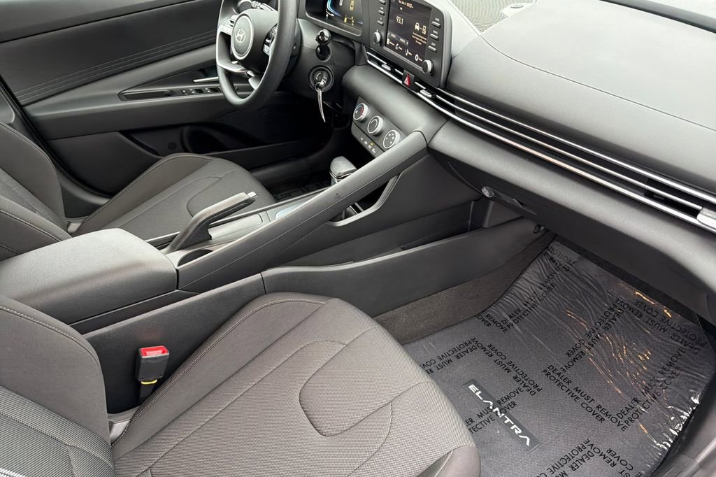 New 2026 Hyundai Elantra SE image 13