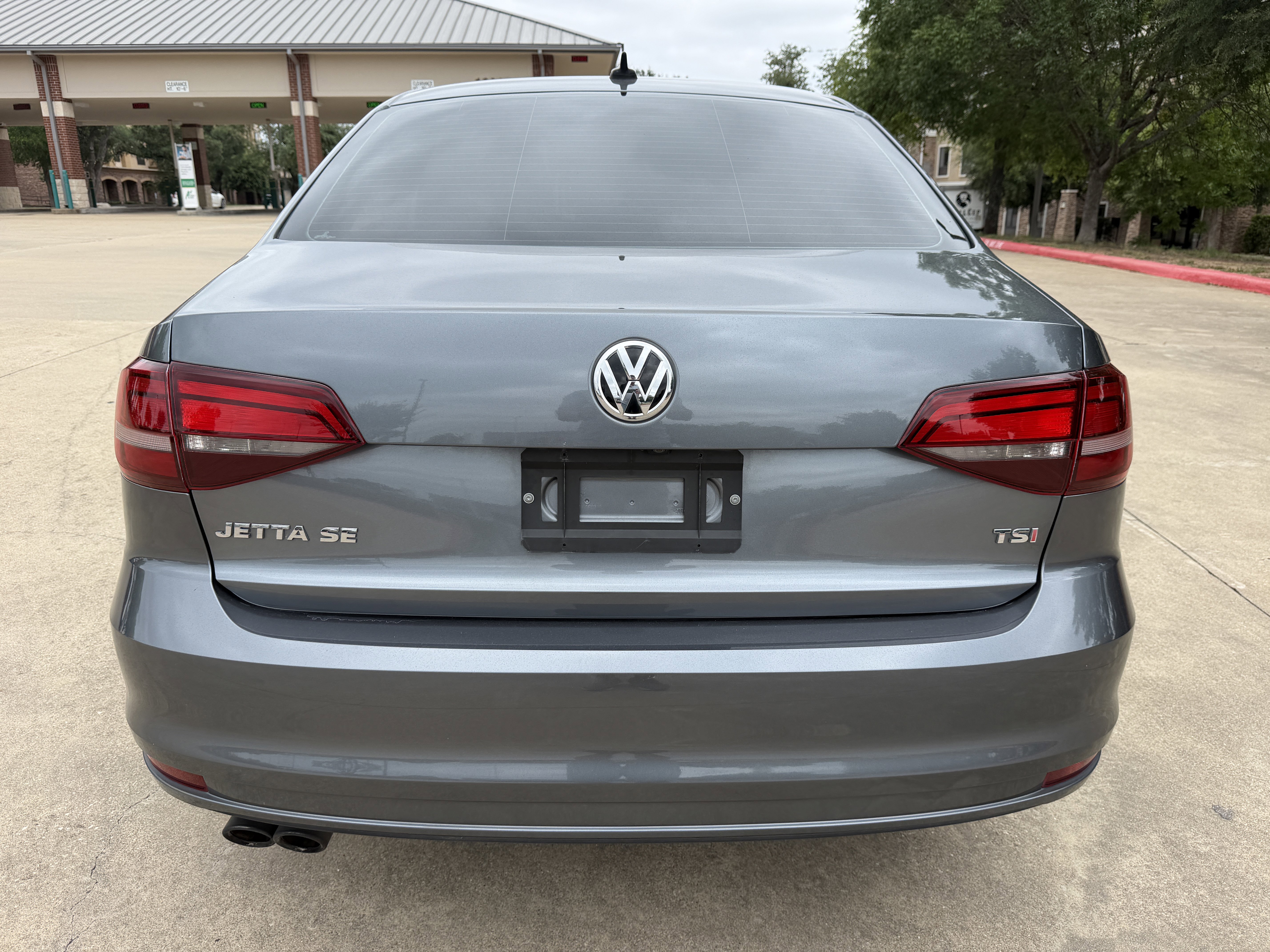 Used 2016 Volkswagen Jetta SE FWD image 6