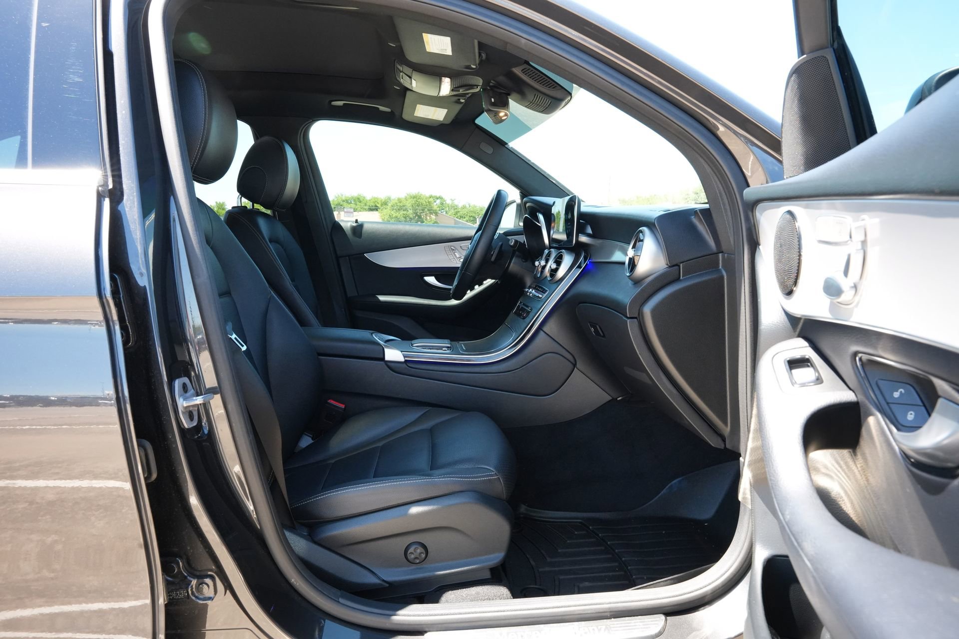 Used 2022 Mercedes-Benz GLC 300 image 27