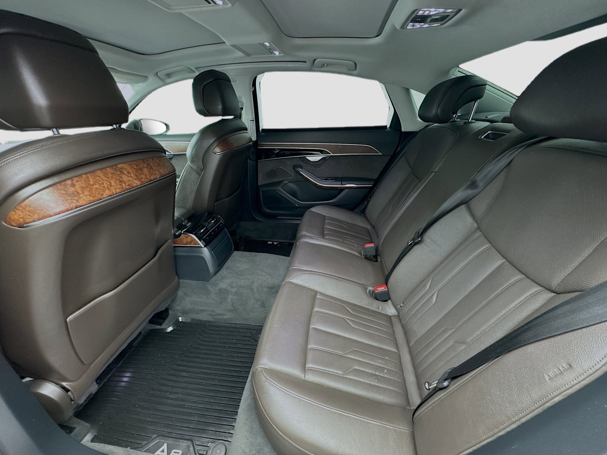 Used 2021 Audi A8 L 3.0T w/ Executive Plus Package image 15