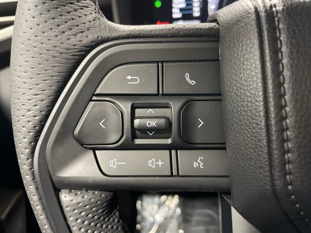 Used 2025 Toyota Sequoia SR5 AWD/4WD image 36