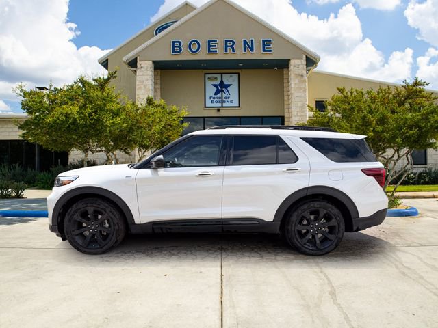 Used 2024 Ford Explorer ST-Line w/ Class IV Trailer Tow Package image 2