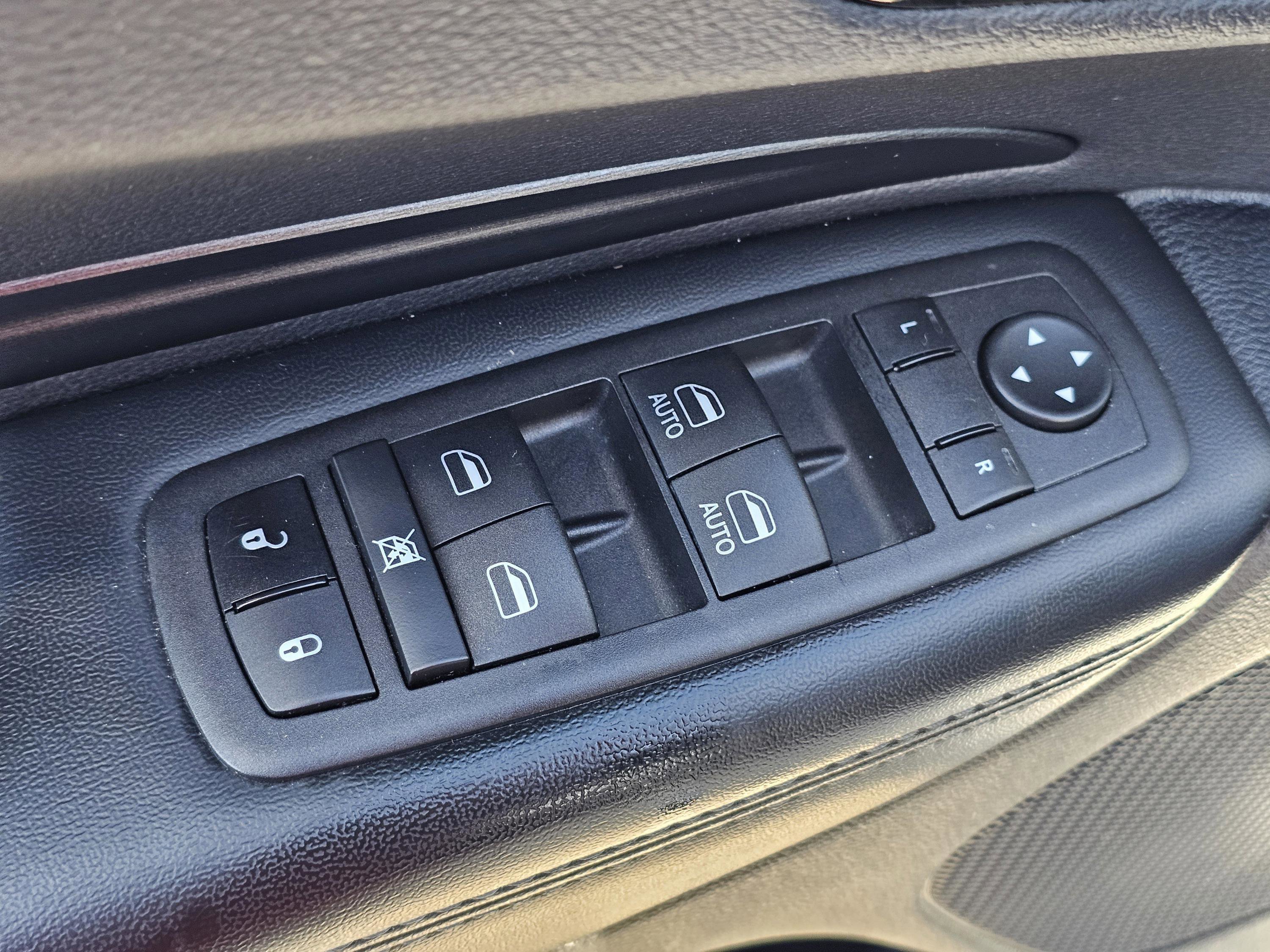 Used 2024 Dodge Durango SXT image 16