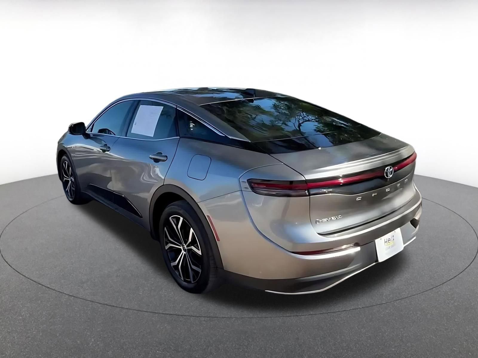 Used 2025 Toyota Crown XLE image 11