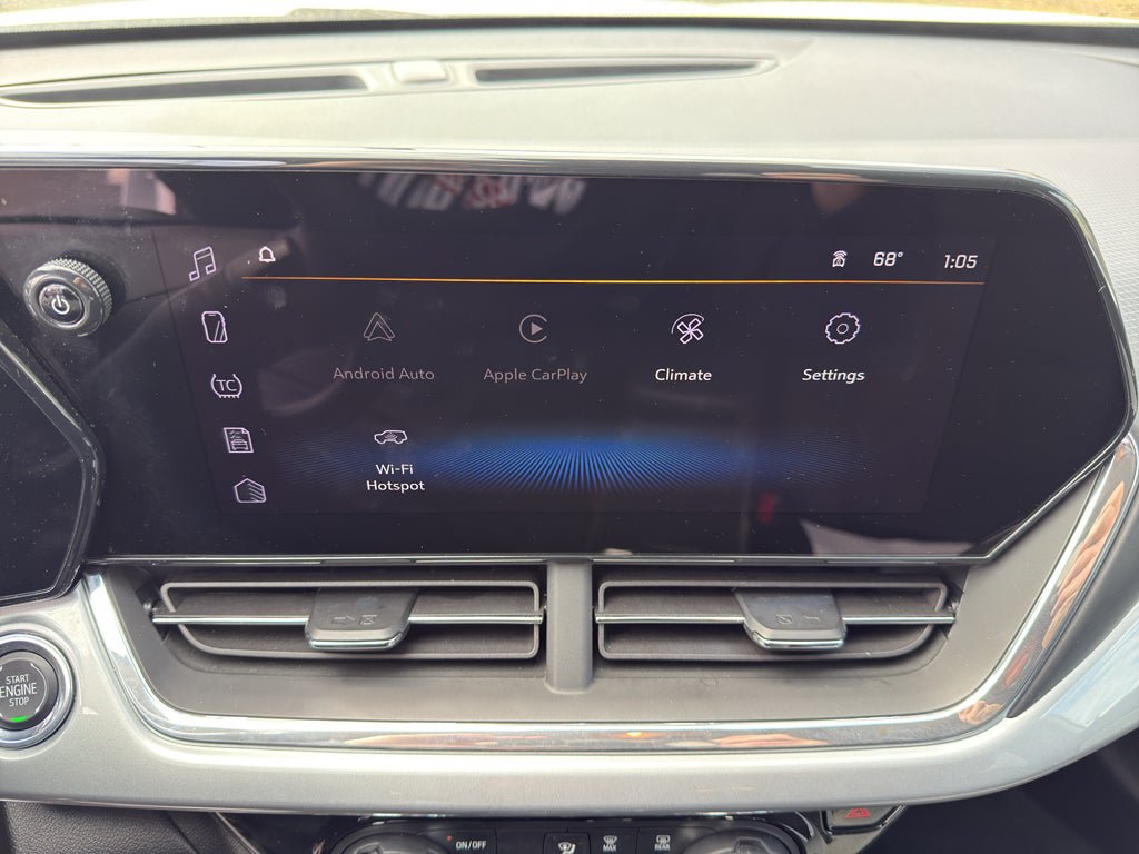 Used 2025 Chevrolet Trax LT w/ LT Convenience Package FWD image 17