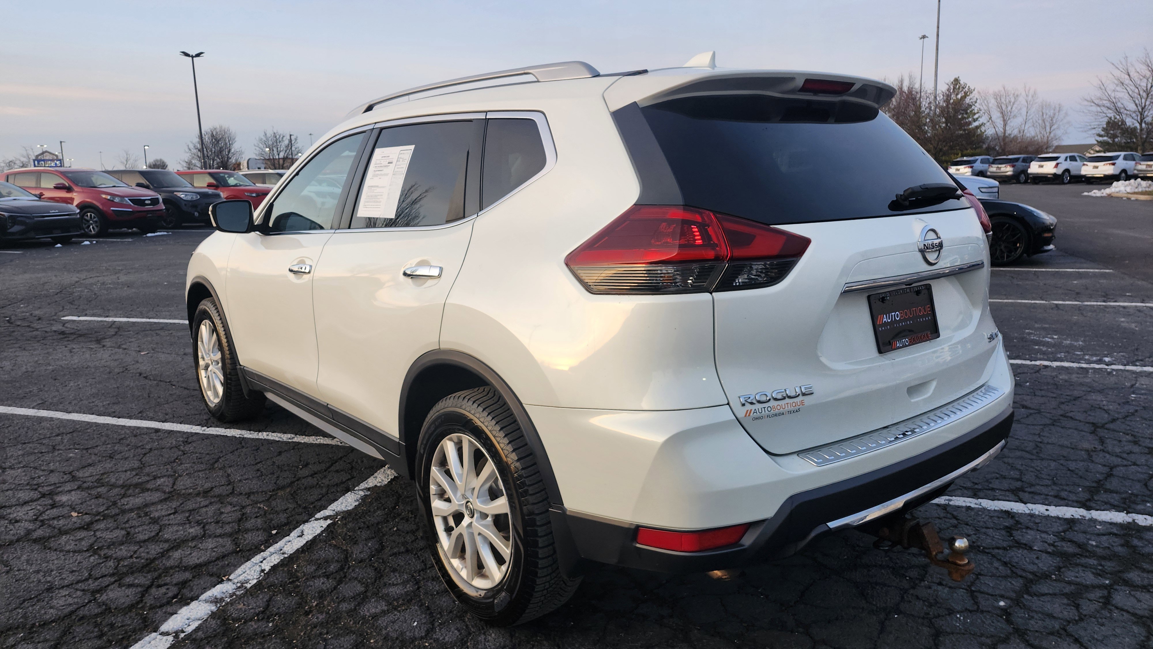 Used 2018 Nissan Rogue SV image 15