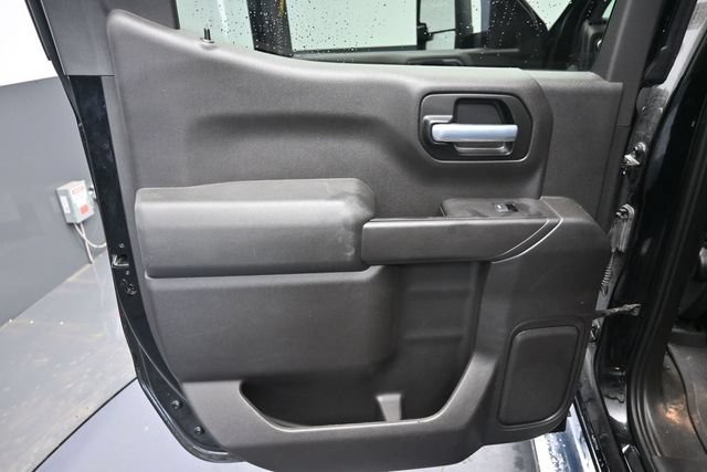 Used 2019 Chevrolet Silverado 1500 Custom w/ Custom Max Trailering Package AWD/4WD image 28