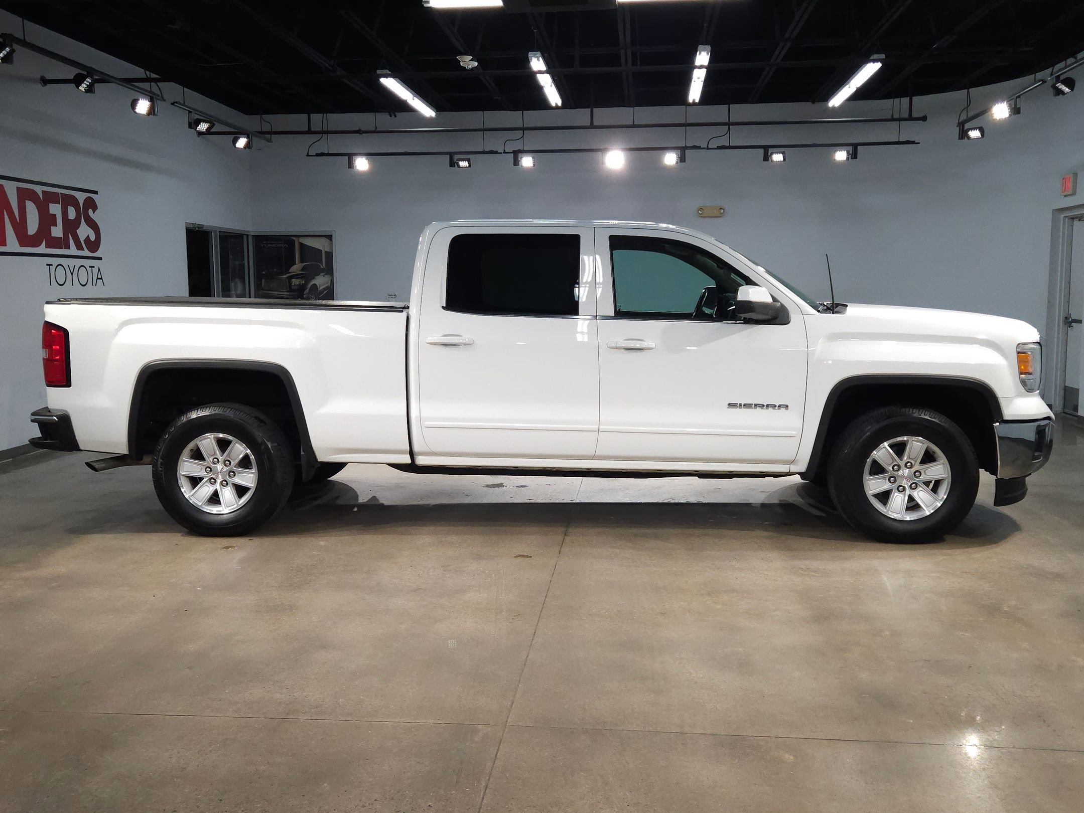 Used 2014 GMC Sierra 1500 SLE w/ SLE Value Package image 8