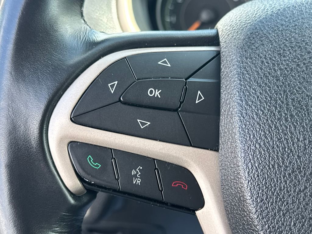Used 2015 Jeep Cherokee Latitude AWD/4WD image 31