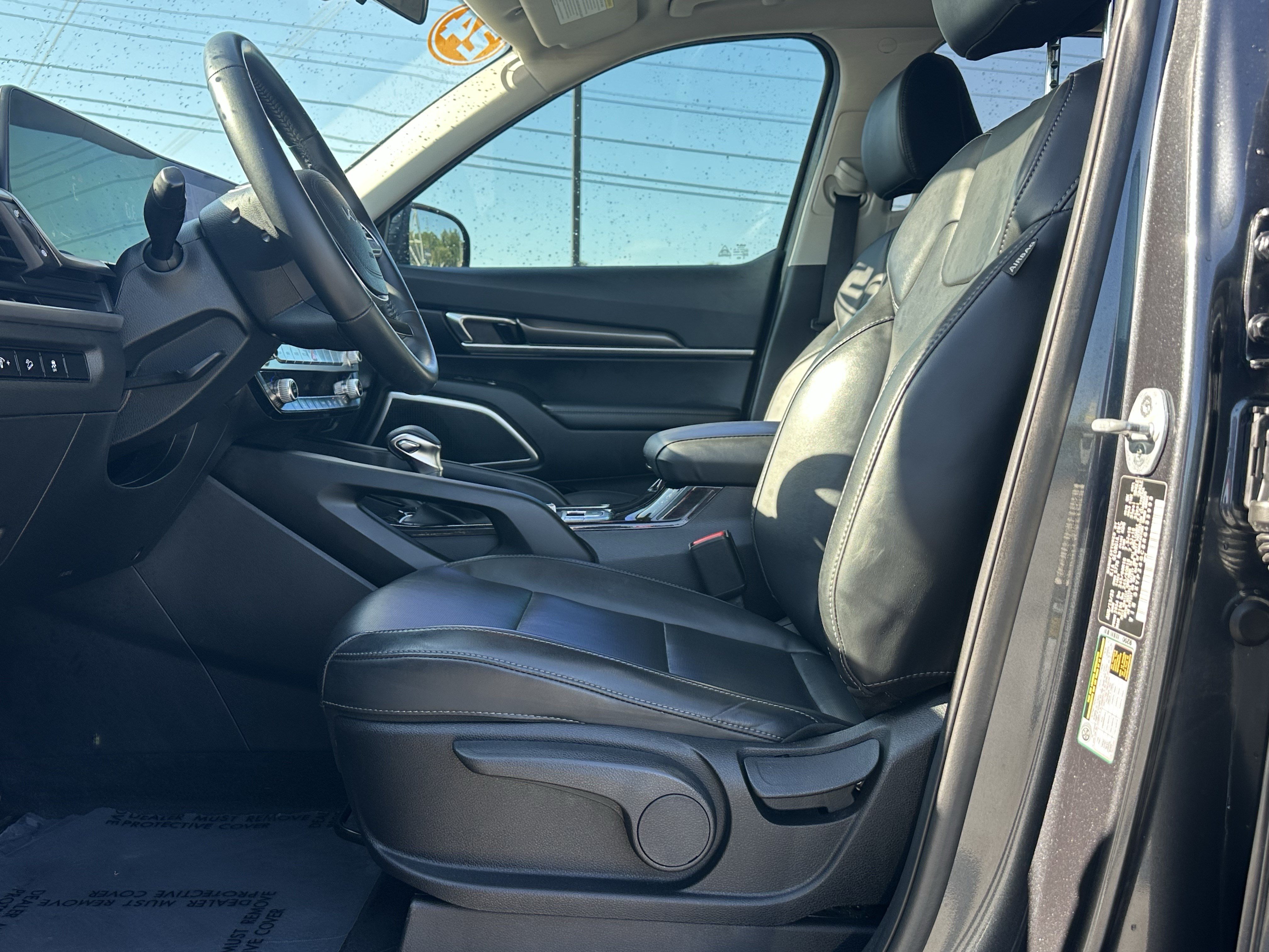Used 2024 Kia Telluride LX FWD image 9
