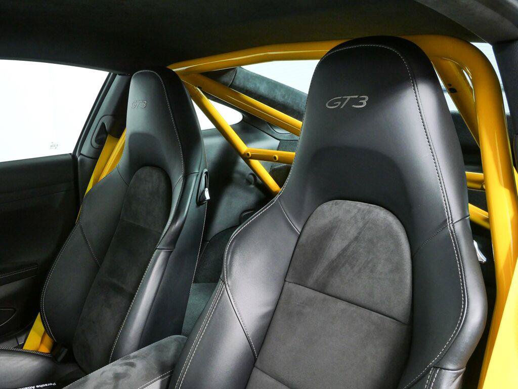 Used 2018 Porsche 911 GT3 RWD image 5