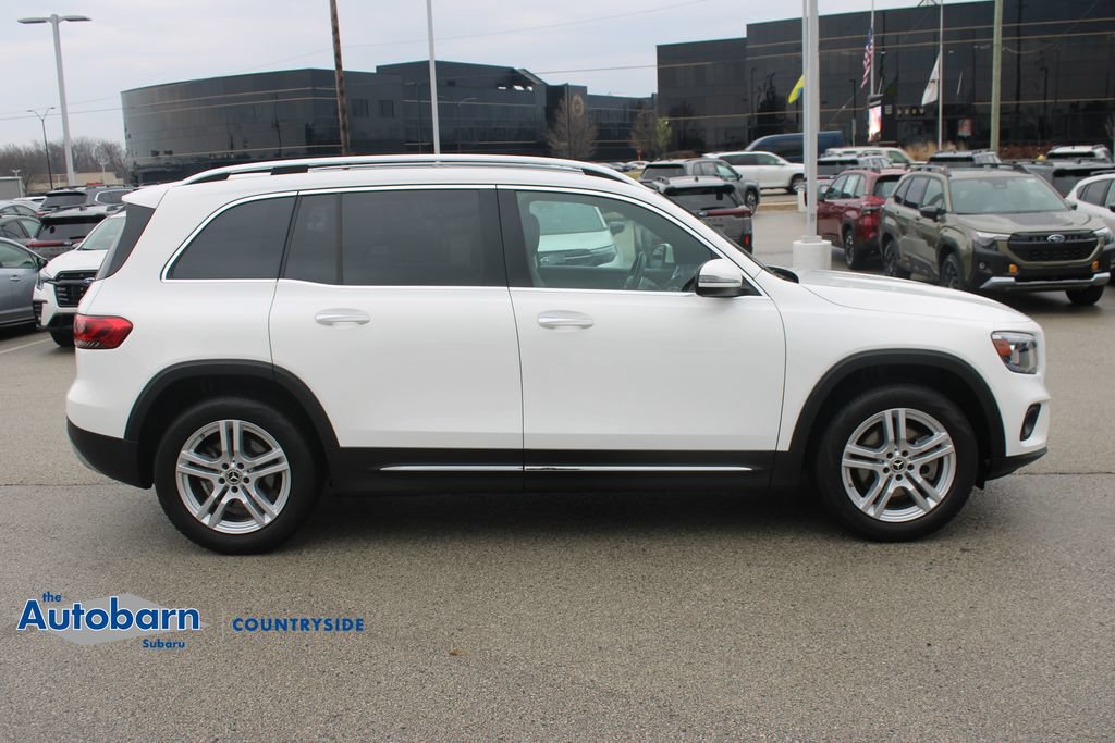 Used 2023 Mercedes-Benz GLB 250 4MATIC w/ Premium Package image 4