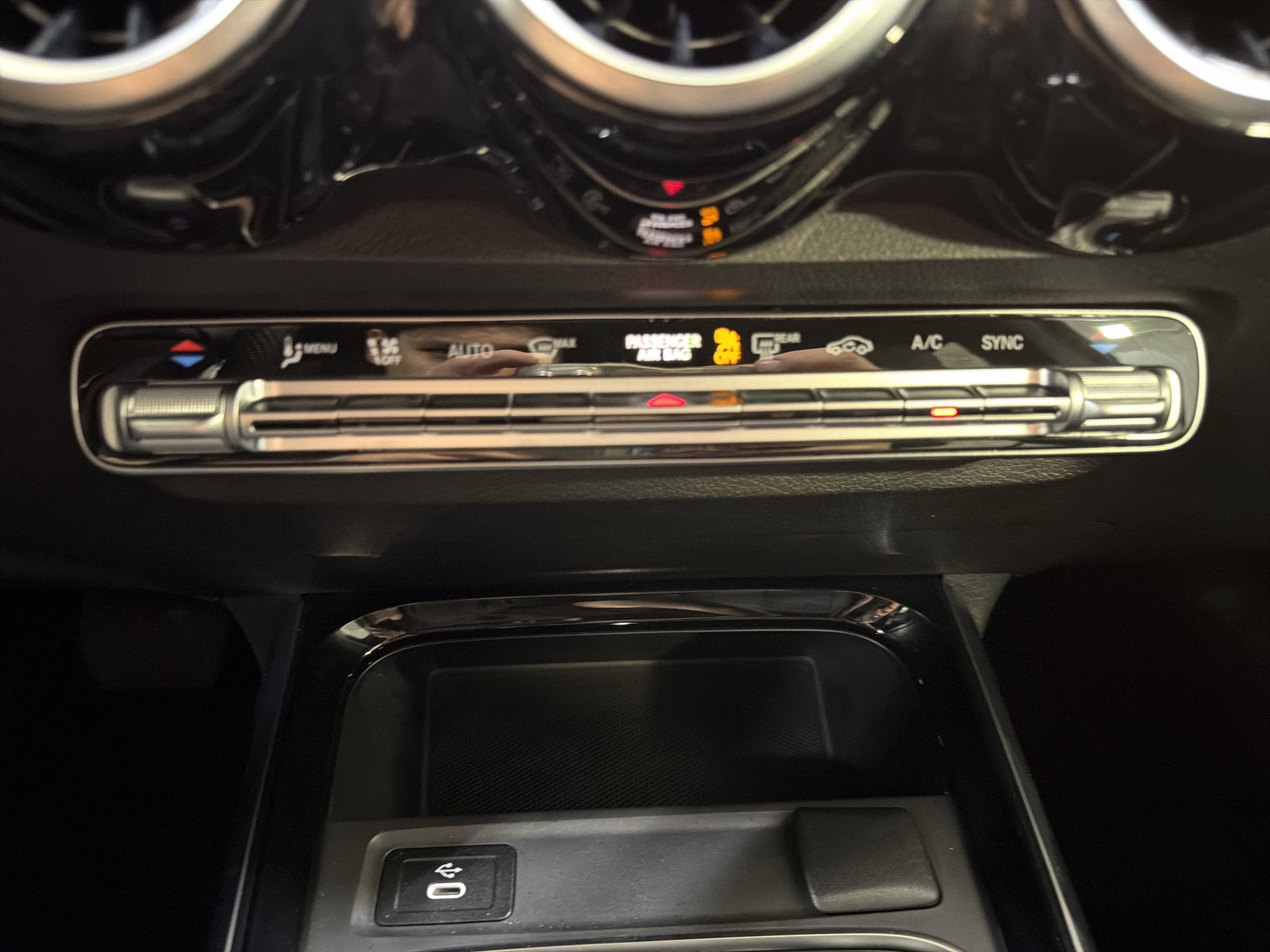 Used 2025 Mercedes-Benz GLB 250 image 19
