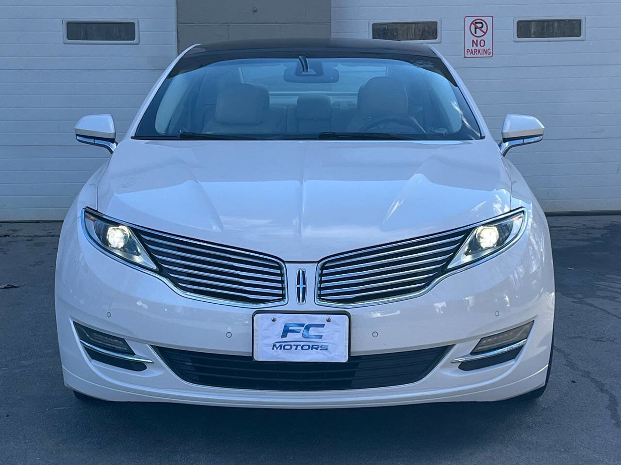 Used 2014 Lincoln MKZ Base AWD V6 4dr Sedan image 2