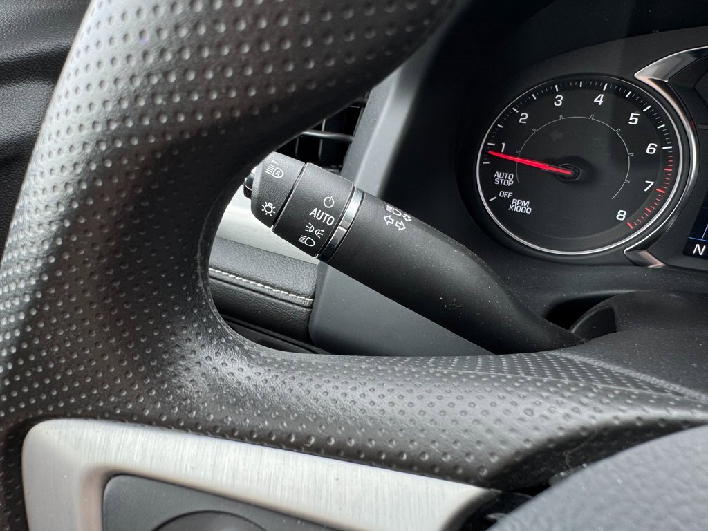 Used 2023 GMC Acadia SLE w/ Driver Convenience Package image 17