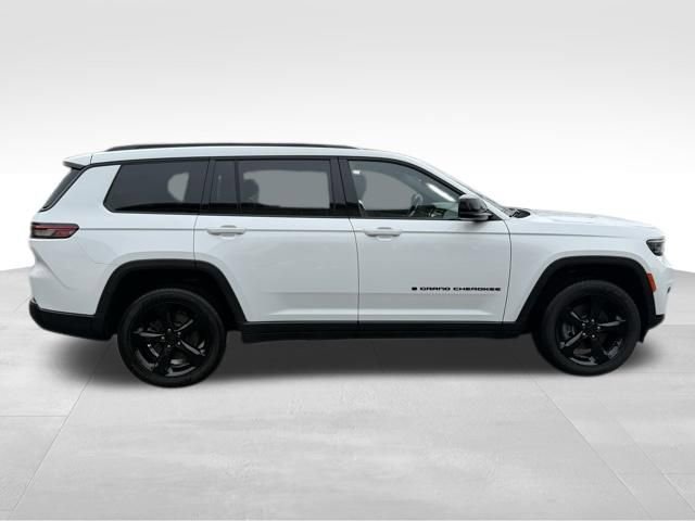 Certified 2024 Jeep Grand Cherokee L Altitude AWD/4WD image 8