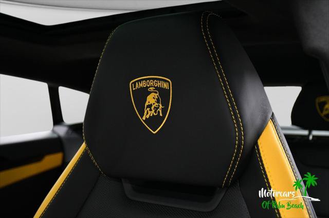 Used 2025 Lamborghini Urus SE AWD/4WD image 37