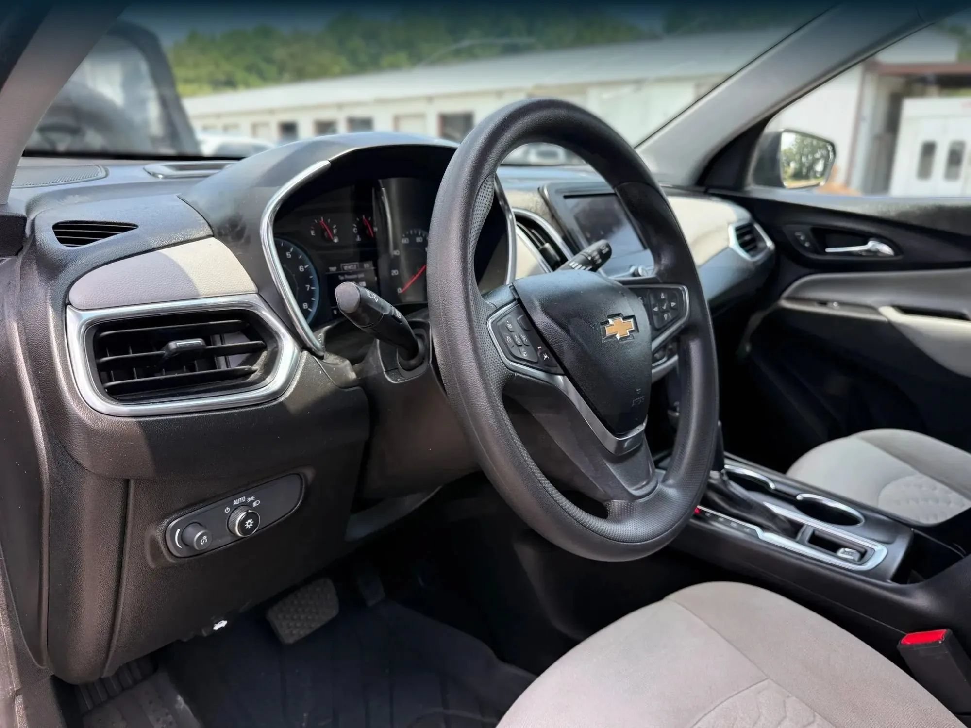 Used 2021 Chevrolet Equinox LS w/ LPO, Floor Liner Package FWD image 17