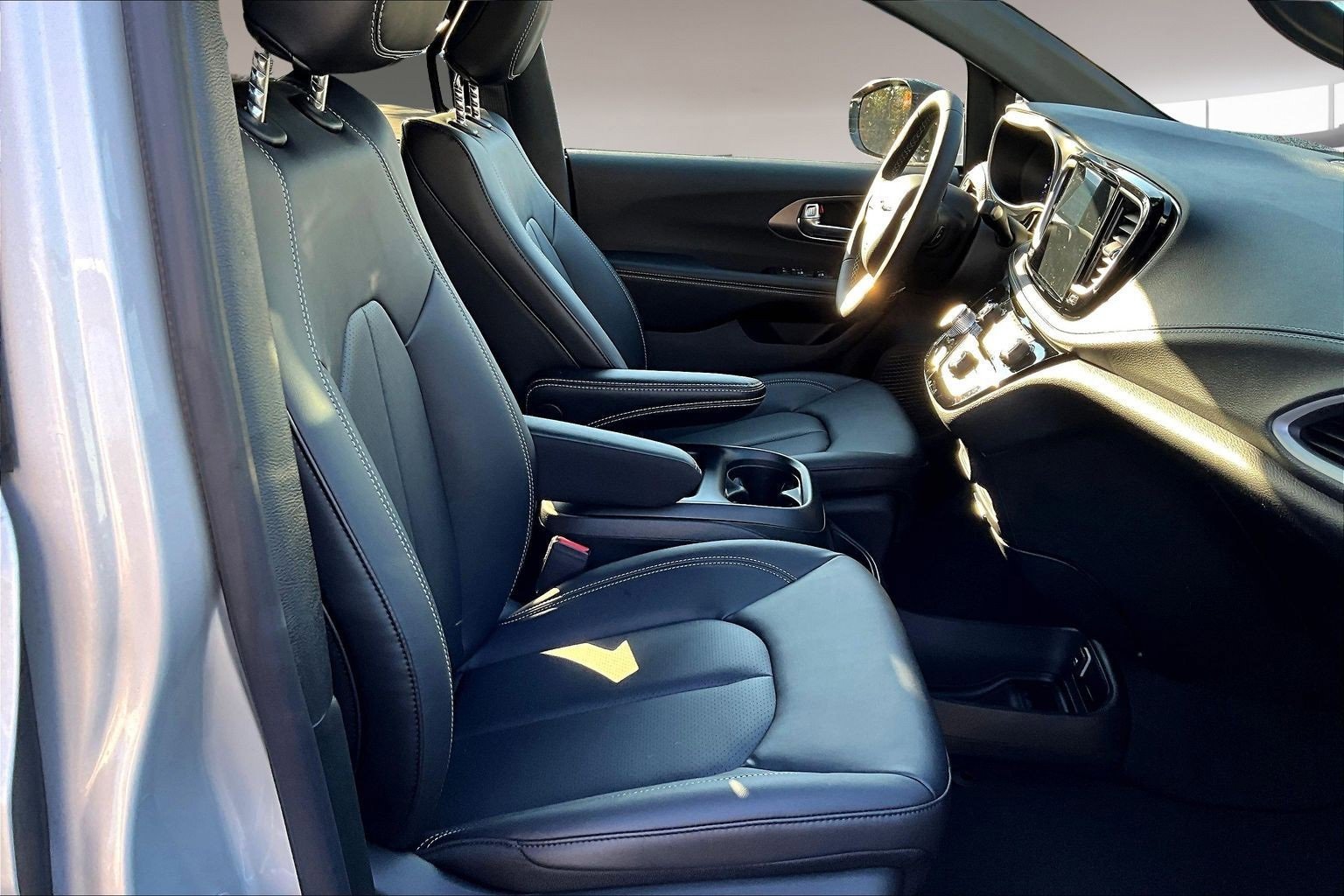 New 2026 Chrysler Pacifica Select image 27