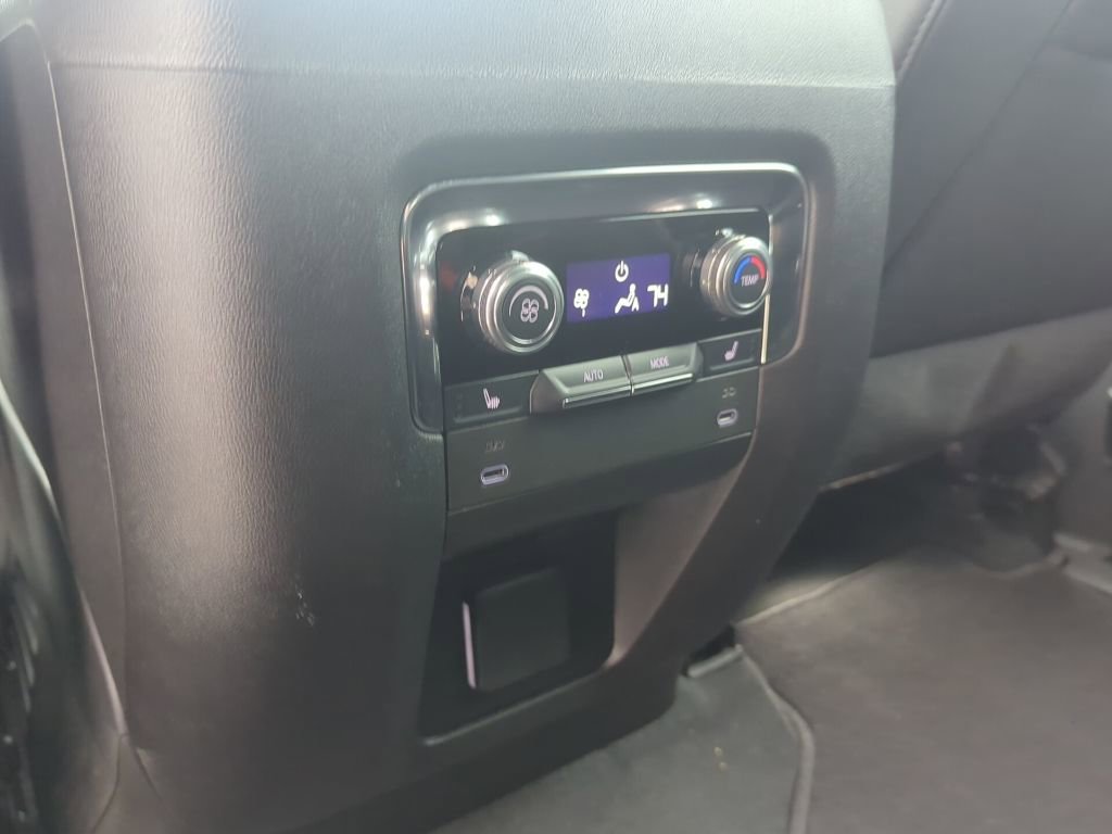 Used 2025 GMC Yukon Elevation w/ LPO, Elevation Black Package image 17