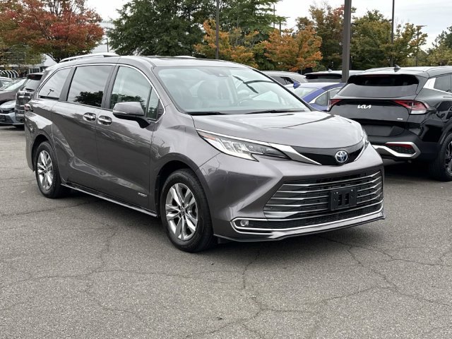 Used 2021 Toyota Sienna Limited AWD/4WD image 1