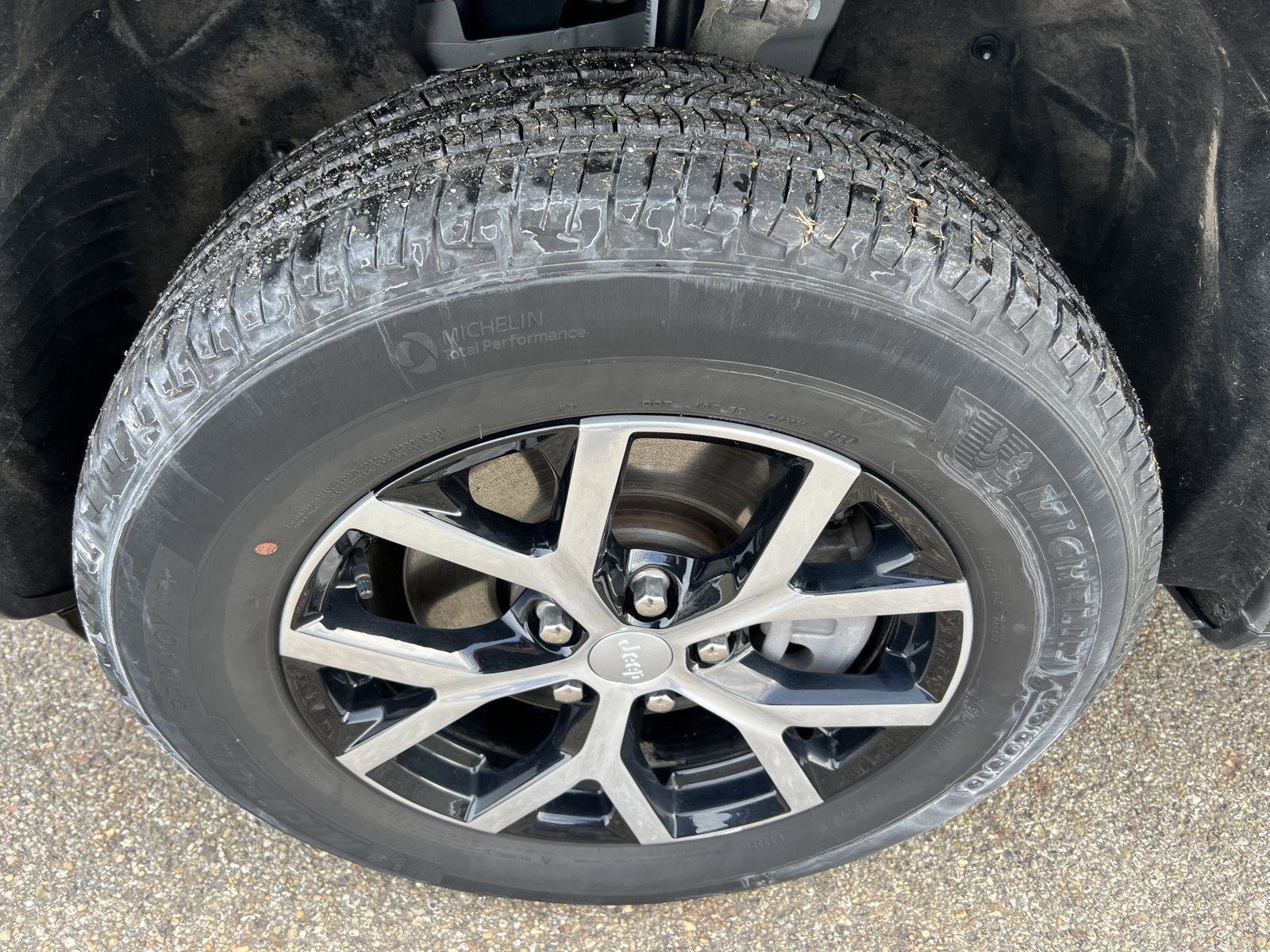 Used 2024 Jeep Grand Cherokee L Limited w/ Luxury Tech Group II image 47