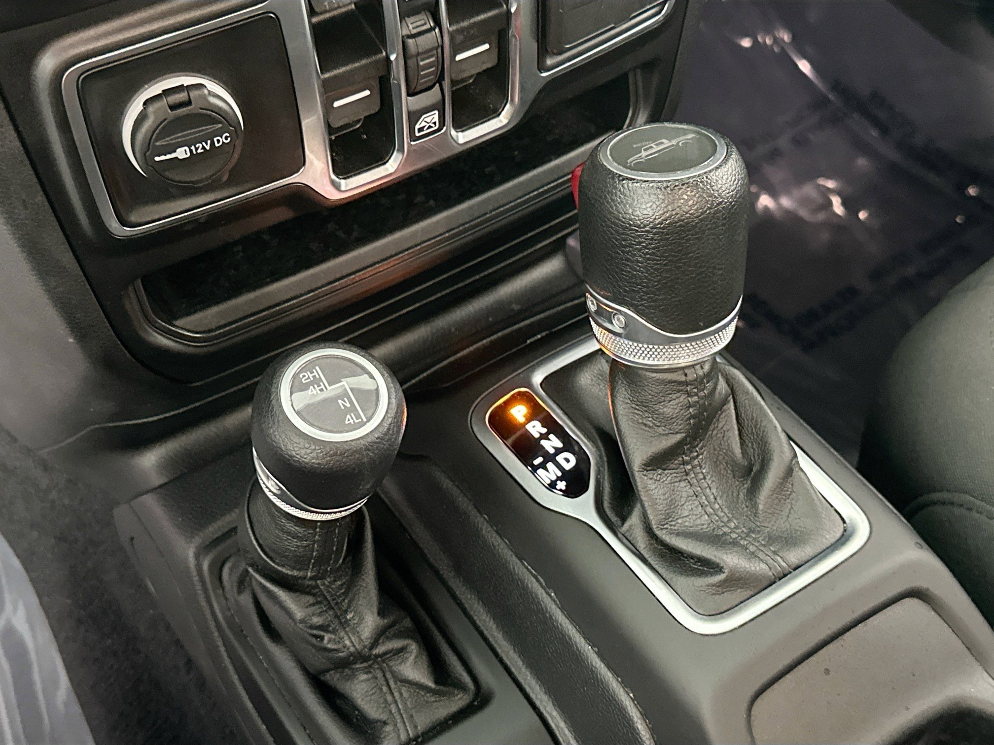 Used 2023 Jeep Gladiator Sport AWD/4WD image 16