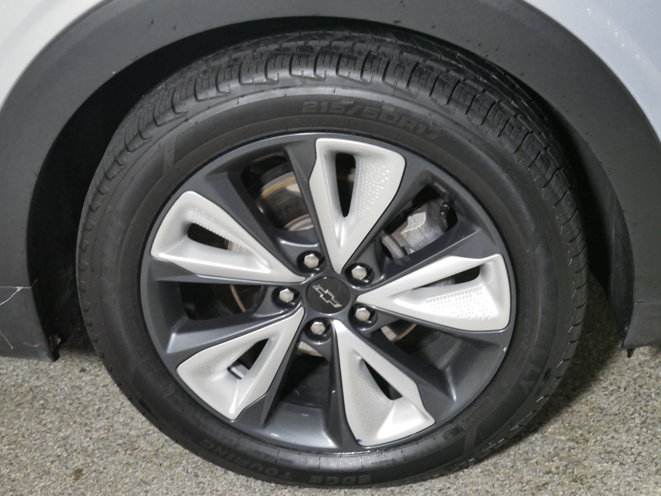 Used 2023 Chevrolet Bolt EUV LT w/ Convenience Package FWD image 15
