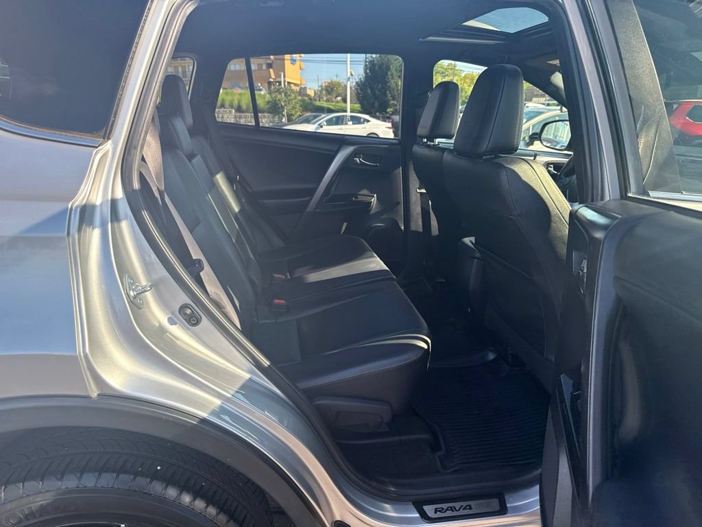 Used 2019 Chevrolet Traverse LT FWD image 6