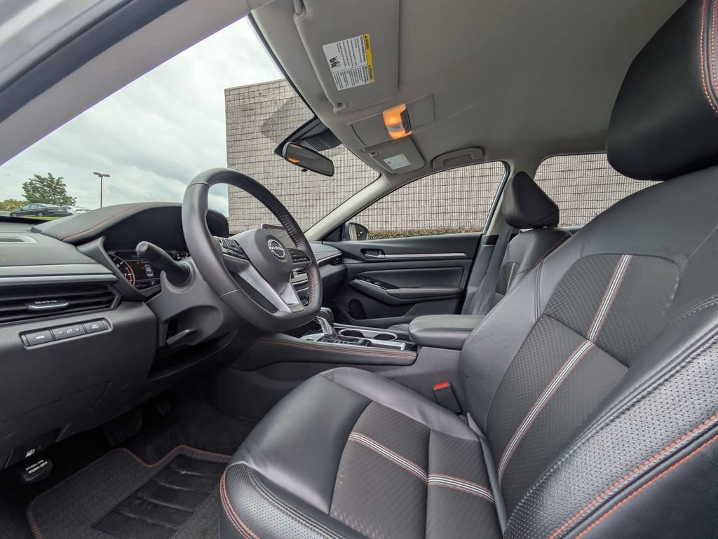 Used 2025 Nissan Altima 2.5 SR FWD image 15