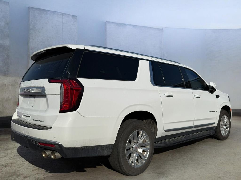 Used 2024 GMC Yukon XL Denali image 4