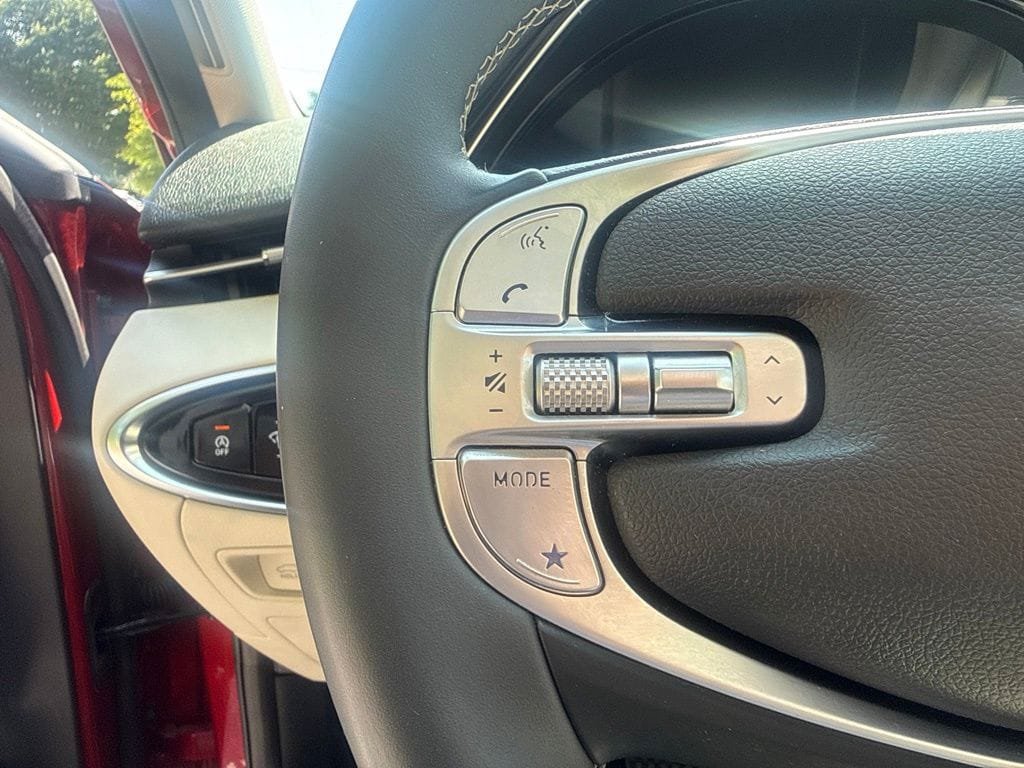Used 2025 Genesis GV70 2.5T w/ Select Package AWD/4WD image 18