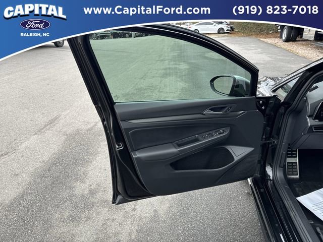 Used 2024 Volkswagen Golf R image 19