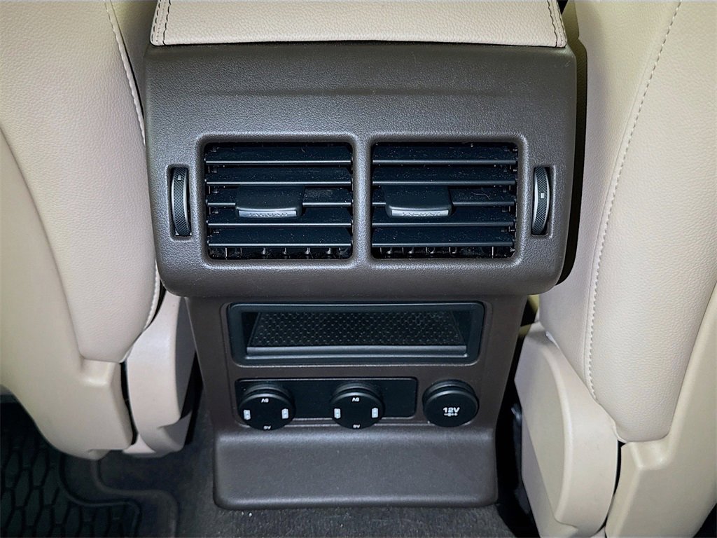 Used 2019 Jaguar F-PACE Prestige image 25