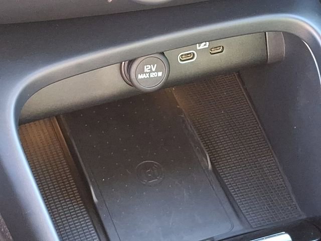 Used 2023 Volvo C40 P8 Recharge Plus w/ Climate Package image 30