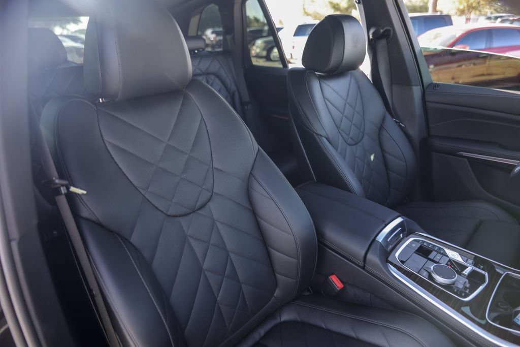 Used 2025 BMW X5 xDrive40i w/ M Sport Package AWD/4WD image 33