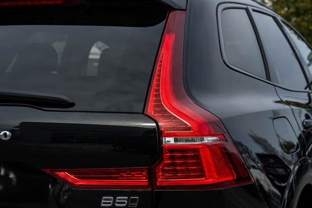 Used 2023 Volvo XC60 B5 Plus w/ Climate Package image 7