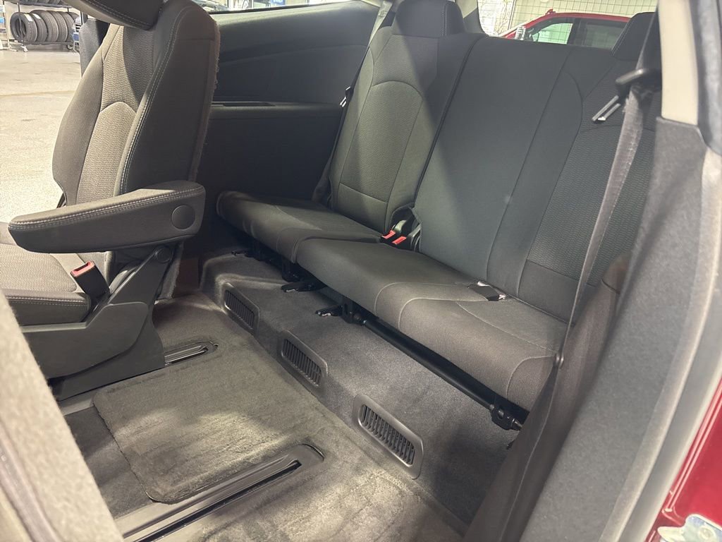 Used 2016 Chevrolet Traverse LT w/ Style and Technology Package image 32