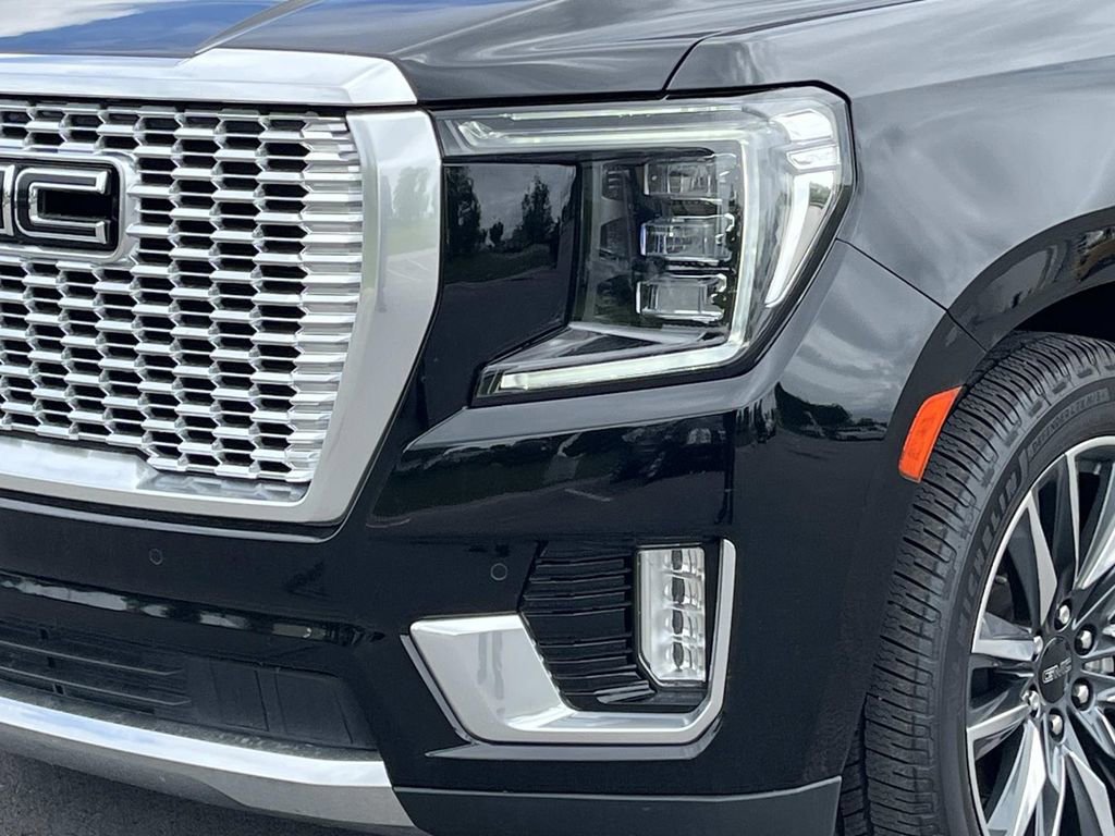 Used 2022 GMC Yukon Denali w/ Denali Ultimate Package AWD/4WD image 9