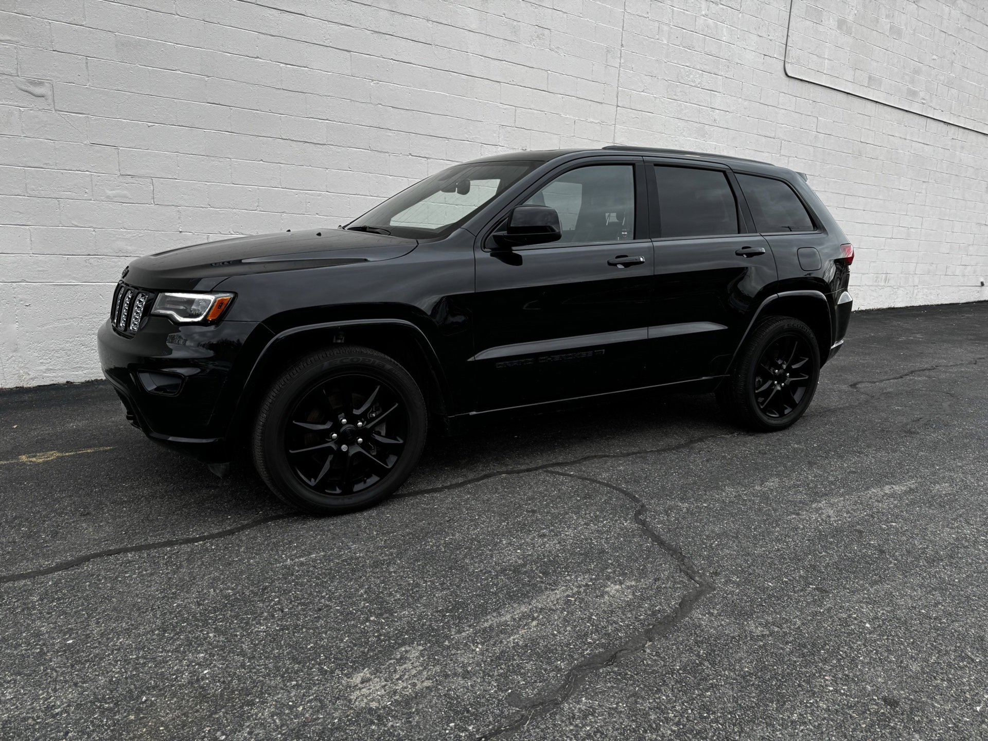 Used 2022 Jeep Grand Cherokee Altitude
