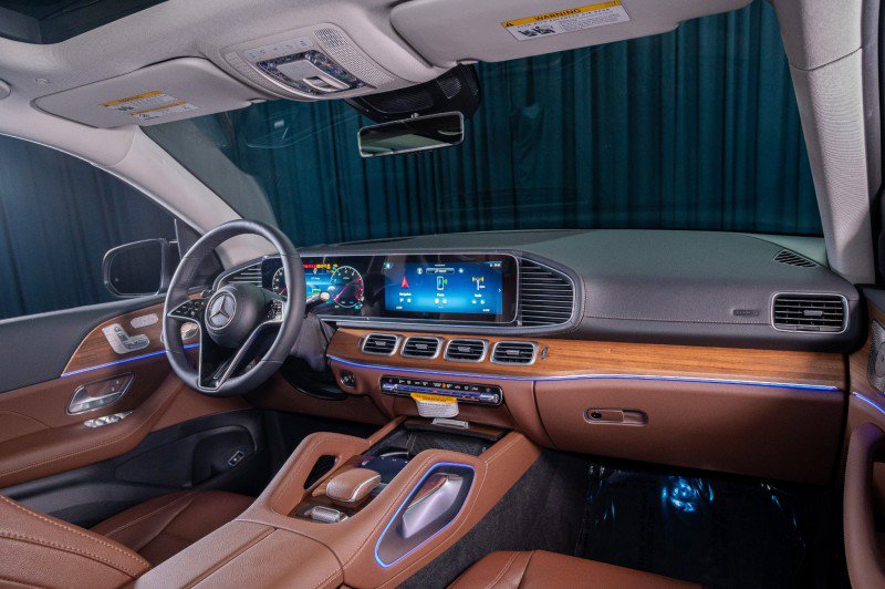 New 2026 Mercedes-Benz GLS 450 4MATIC image 4