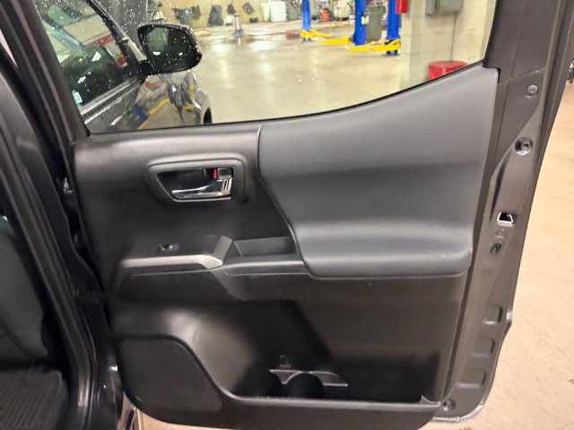 Used 2023 Toyota Tacoma TRD Sport AWD/4WD image 13