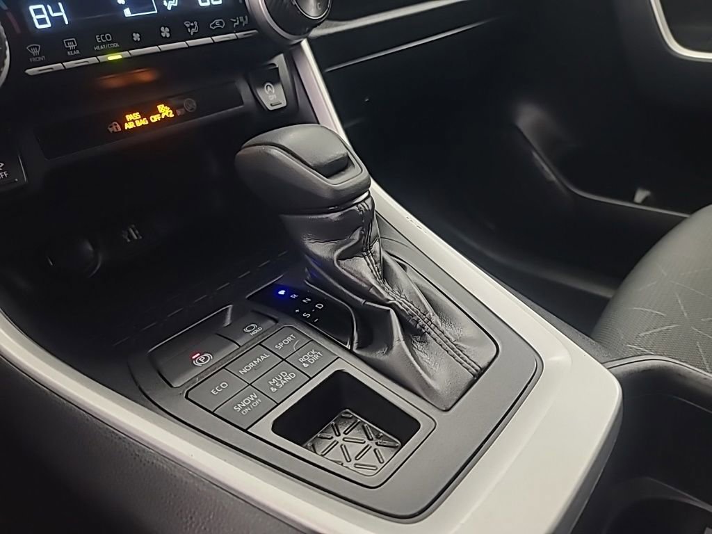 Used 2025 Toyota RAV4 XLE image 38